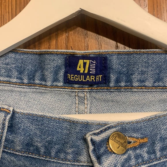 Mens gently worn Wrangler 47 MWZ, Regular fit, size 32 x 34 - Picture 2 of 5